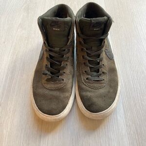Nike SB Hi Bruin Women's Hightop Sneakers Size 10 - Preowned